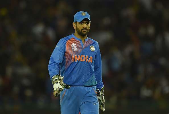 MS Dhoni's 'stolen' mobile phones recovered by Delhi police