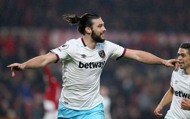 Showcase: West Ham United's Carroll back in training ahead of Chelsea clash
