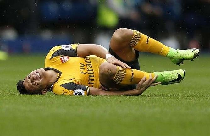 Sanchez's ankle in 'terrible state' - Wenger