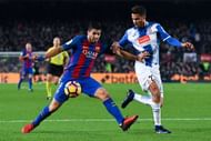 BARCELONA, SPAIN - DECEMBER 18: Luis Suarez of FC Barcelona competes for the ball with Diego Reyes of RCD Espanyol during the La Liga match between FC Barcelona and RCD Espanyol at the Camp Nou stadium on December 18, 2016 in Barcelona, Spain. (Photo by David Ramos/Getty Images)
