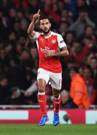 LONDON, ENGLAND - MARCH 07: Theo Walcott of Arsenal celebrates as he scores their first goal during the UEFA Champions League Round of 16 second leg match between Arsenal FC and FC Bayern Muenchen at Emirates Stadium on March 7, 2017 in London, United Kingdom. (Photo by Shaun Botterill/Getty Images)