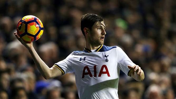 Davies extends Tottenham contract