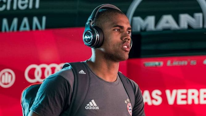 Brazil lose Bayern's Douglas Costa to knee injury