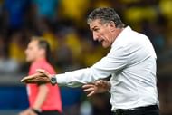 BELO HORIZONTE, BRAZIL - NOVEMBER 10: Edgardo Bauza coach of Argentina a match between Brazil and Argentina as part 2018 FIFA World Cup Russia Qualifier at Mineirao stadium on November 10, 2016 in Belo Horizonte, Brazil. (Photo by Pedro Vilela/Getty Images)