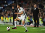 MADRID, SPAIN - NOVEMBER 30: Enzo Zidane of Real Madrid CF in action during the Copa del Rey last of 32 match between Real Madrid and Cultural Leonesa at estadio Santiago Bernabeu on November 30, 2016 in Madrid, Spain. (Photo by Denis Doyle/Getty Images)