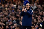 LONDON, ENGLAND - MARCH 09: Head Coach Laurent Blanc of PSG directs his players during the UEFA Champions League round of 16, second leg match between Chelsea and Paris Saint Germain at Stamford Bridge on March 9, 2016 in London, United Kingdom. (Photo by Mike Hewitt/Getty Images)