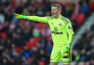 SUNDERLAND, ENGLAND - MARCH 05: Jordan Pickford of Sunderland gives his team mates instructions during the Premier League match between Sunderland and Manchester City at Stadium of Light on March 5, 2017 in Sunderland, England. (Photo by Alex Livesey/Getty Images)