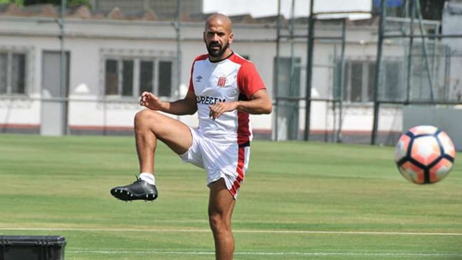 Veron's amazing comeback delayed by 2011 suspension