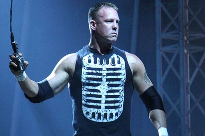 WWE News: Former WWE Superstar Mr. Kennedy Superkicks a fan at an indie show