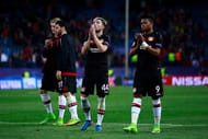 MADRID, SPAIN - MARCH 15: Leon Bailey (R) of Bayer Leverkusen and his teammate Kevin Kampl (2ndR) acknowledge the audience their fans after the UEFA Champions League Round of 16 second leg match between Club Atletico de Madrid and Bayer Leverkusen at Vicente Calderon Stadium on March 15, 2017 in Madrid, Spain. (Photo by Gonzalo Arroyo Moreno/Getty Images)