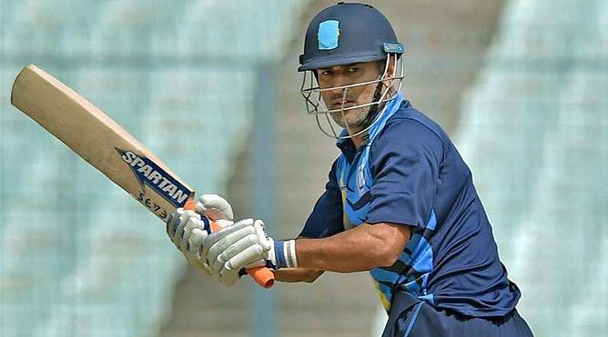 Watch: Fan touches MS Dhoni's feet during Vijay Hazare Trophy semifinal