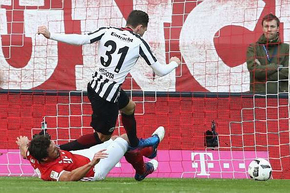 Twitter reacts after Mats Hummels makes a goal-saving tackle