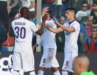 CROTONE, ITALY - MARCH 19: Nikola Kalinic (L) of Fiorentina celebrates the winning goal during the Serie A match between FC Crotone and ACF Fiorentina at Stadio Comunale Ezio Scida on March 19, 2017 in Crotone, Italy. (Photo by Maurizio Lagana/Getty Images)