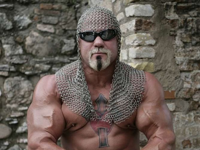 What happened to Scott Steiner and Undertaker's chest?