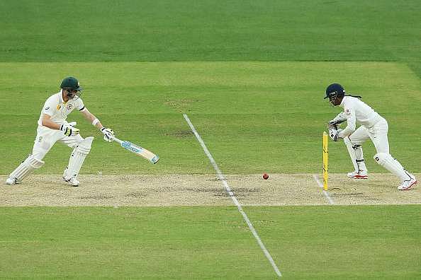 Watch: Steve Smith and Wriddhiman Saha's tangle leaves everyone in splits