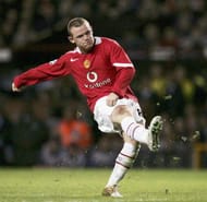 MANCHESTER, ENGLAND - SEPTEMBER 28: Wayne Rooney of Manchester United scores his third goal during the UEFA Champions League Group D match between Manchester United and Fenerbahce SK at Old Trafford, on September 28, 2004 in Manchester, England. (Photo by Laurence Griffiths/Getty Images)