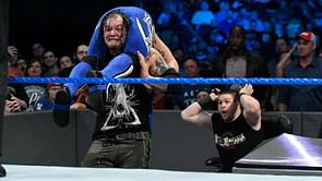5 Botches, slip-ups, and outrageous moments from WWE SmackDown LIVE (April 18th, 2017)