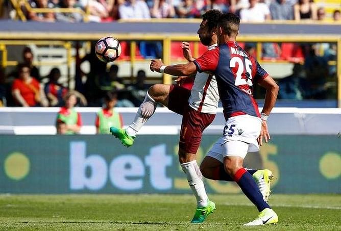 AS Roma keep up dogged pursuit, Inter stunned