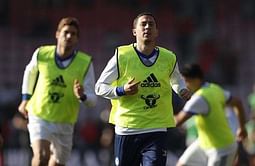 Hazard backs 'professional' Chelsea to see out title race