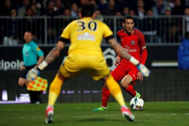 Di Maria double keeps PSG on Monaco's tail