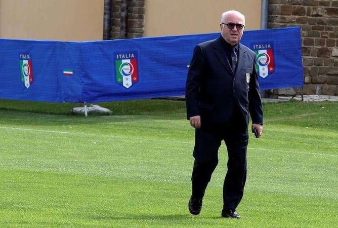 Italian FA president backs Napoli coach Sarri for Italian job