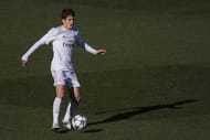 MADRID, SPAIN - MARCH 08: Alejandro Salto of Real Madrid CF controls the ball during the UEFA Youth League Quarter Finals match between Real Madrid CF and SL Benfica at Estadio Alfredo Di Stefano on March 8, 2016 in Madrid, Spain. (Photo by Gonzalo Arroyo Moreno/Getty Images)