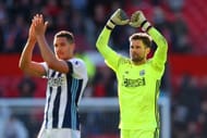 MANCHESTER, ENGLAND - APRIL 01: Ben Foster of West Bromwich Albion (R) shows appreciation to the fans after the Premier League match between Manchester United and West Bromwich Albion at Old Trafford on April 1, 2017 in Manchester, England. (Photo by Alex Livesey/Getty Images)