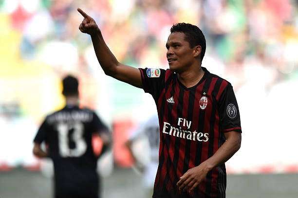 MILAN, ITALY - APRIL 09:  Carlos Bacca of Milan celebrates after scoring his team&#039;s third goal during the Serie A match between AC Milan and US Citta di Palermo at Stadio Giuseppe Meazza on April 9, 2017 in Milan, Italy.  (Photo by Tullio M. Puglia/Getty Images)