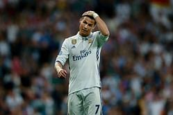 Real Madrid vs Barcelona: Twitter goes crazy as Los Blancos are denied a clear penalty