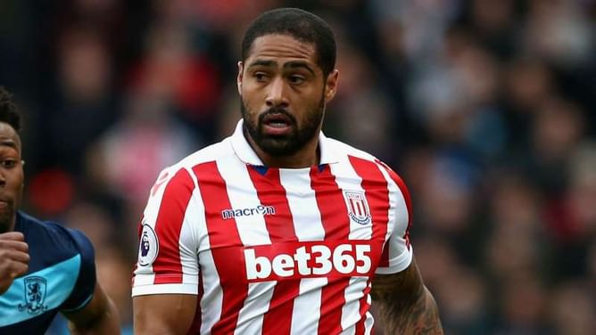 Johnson signs Stoke City contract extension