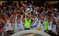 LISBON, PORTUGAL - MAY 24: Iker Casillas of Real Madrid lifts the Champions League trophy during the UEFA Champions League Final between Real Madrid and Atletico de Madrid at Estadio da Luz on May 24, 2014 in Lisbon, Portugal. (Photo by Michael Regan/Getty Images)