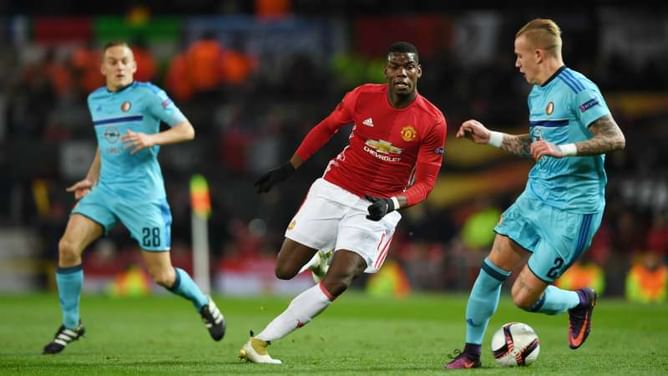 Karsdorp signs Feyenoord renewal amid Bayern links