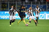 MILAN, ITALY - SEPTEMBER 18: (L-R)Mauro Icardi of FC Internazionale competes for the ball with Leonardo Bonucci of Juventus FCduring the Serie A match between FC Internazionale and Juventus FC at Stadio Giuseppe Meazza on September 18, 2016 in Milan, Italy. (Photo by Pier Marco Tacca - Inter/Inter via Getty Images)