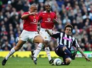 Fortune in action against West Bromwich Albion in 2004