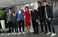 MADRID, SPAIN - JANUARY 04: Real Madrid CF president Florentino Perez poses for a picture with Zinedine Zidane as new Real Madrid head coach sourrounded by his family, wife Veronique Zidane and sons (L-R) Theo Zidane, Elyaz Zidane Fernandez, Enzo Fernandez and Luca Zinedine Zidane Fernandez at Santiago Bernabeu Stadium on January 4, 2016 in Madrid, Spain. (Photo by Gonzalo Arroyo Moreno/Getty Images)