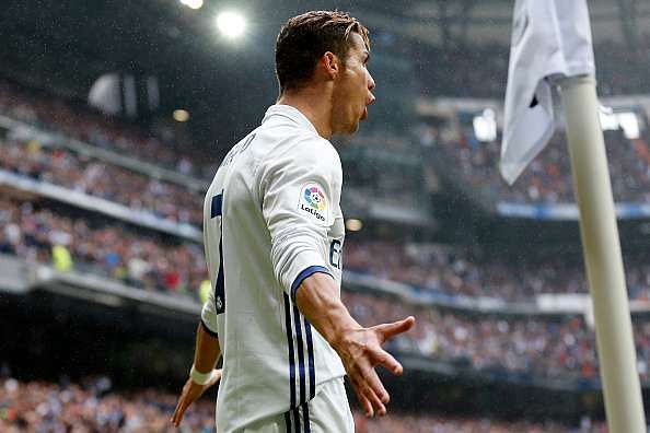 Twitter explodes as Cristiano Ronaldo breaks records helping Real Madrid keep pressure on Barcelona
