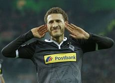 Soccer: Gladbach's Johnson signs contract extension