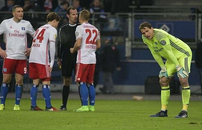 Former Germany keeper Adler to leave Hamburg after five years