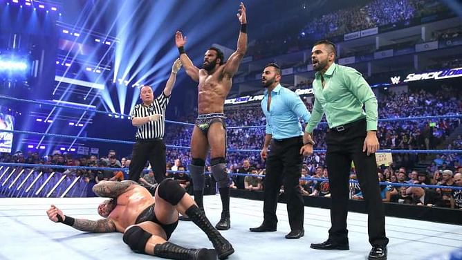 5 Botches, slip-ups, and outrageous moments from WWE SmackDown LIVE (May 9th, 2017)