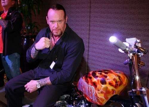 WWE News: New WWE comicbooks released featuring ‘Stone Cold’ Steve Austin and The Undertaker