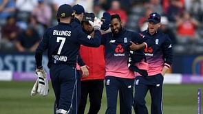 Rashid rampant as England leave sorry Ireland in a spin