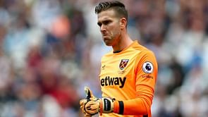 Adrian extends West Ham stay