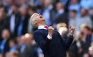 LONDON, ENGLAND - APRIL 23: Arsene Wenger manager of Arsenal celebrates his team's 2-1 victory at the final whistle during the Emirates FA Cup Semi-Final match between Arsenal and Manchester City at Wembley Stadium on April 23, 2017 in London, England. (Photo by Shaun Botterill/Getty Images,)