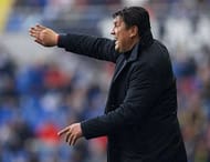 VALENCIA, SPAIN - MAY 08: Assistant coach German Burgos of Atletico de Madrid gives instructions during the La Liga match between Levante UD and Atletico de Madrid at Ciutat de Valencia on May 8, 2016 in Valencia, Spain. (Photo by Manuel Queimadelos Alonso/Getty Images)