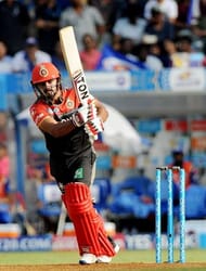 Kedar Jadhav RCB IPL.jpg