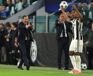 TURIN, ITALY - MAY 09: Massimiliano Allegri, Manager of Juventus gestures towards Alex Sandro of Juventus during the UEFA Champions League Semi Final second leg match between Juventus and AS Monaco at Juventus Stadium on May 9, 2017 in Turin, Italy. (Photo by Richard Heathcote/Getty Images)