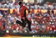 PERTH, AUSTRALIA - JANUARY 28: Mitchell Johnson of the Scorchers bowls during the Big Bash League match between the Perth Scorchers and the Sydney Sixers at WACA on January 28, 2017 in Perth, Australia. (Photo by Paul Kane/Getty Images)