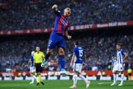 MADRID, SPAIN - MAY 27: Paco Alcacer of FC Barcelona scores his team's third goal during the Copa Del Rey Final between FC Barcelona and Deportivo Alaves at Vicente Calderon stadium on May 27, 2017 in Madrid, Spain. (Photo by David Ramos/Getty Images)