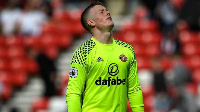 Pickford warned by Moyes: Don't leave Sunderland for the bench