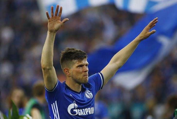 Dutch Striker Huntelaar Rejoins Ajax On One Year Deal